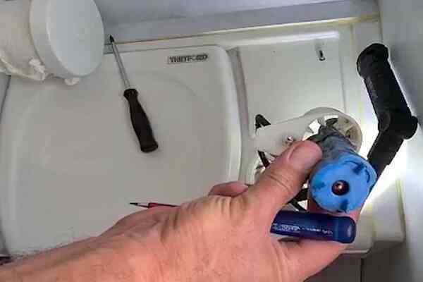 Pompa apa toaleta rulota